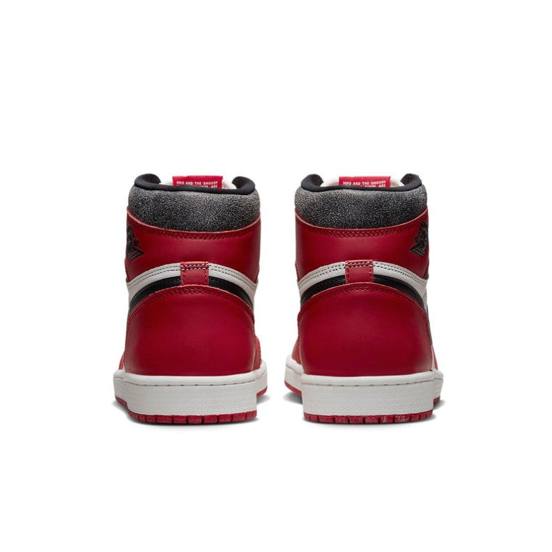Air Jordan 1 Retro High OG 'Black Gym Red' 555088-060（副本）Air Jordan 1 Retro Air Jordan 1 Retro High OG 'Chicago Lost & Found' DZ5485-612 OG 'Black Metallic Gold' 555088-032190.24（副本）
